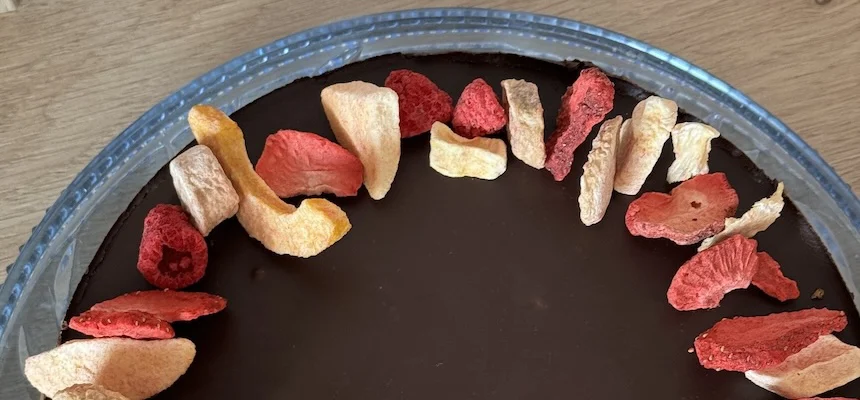 Gluten-free cake with dried fruit topping