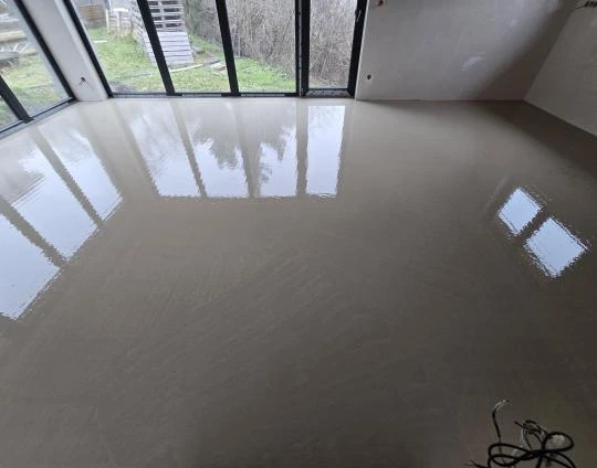 Minimální tloušťka betonu podlahy pro správnou pevnost