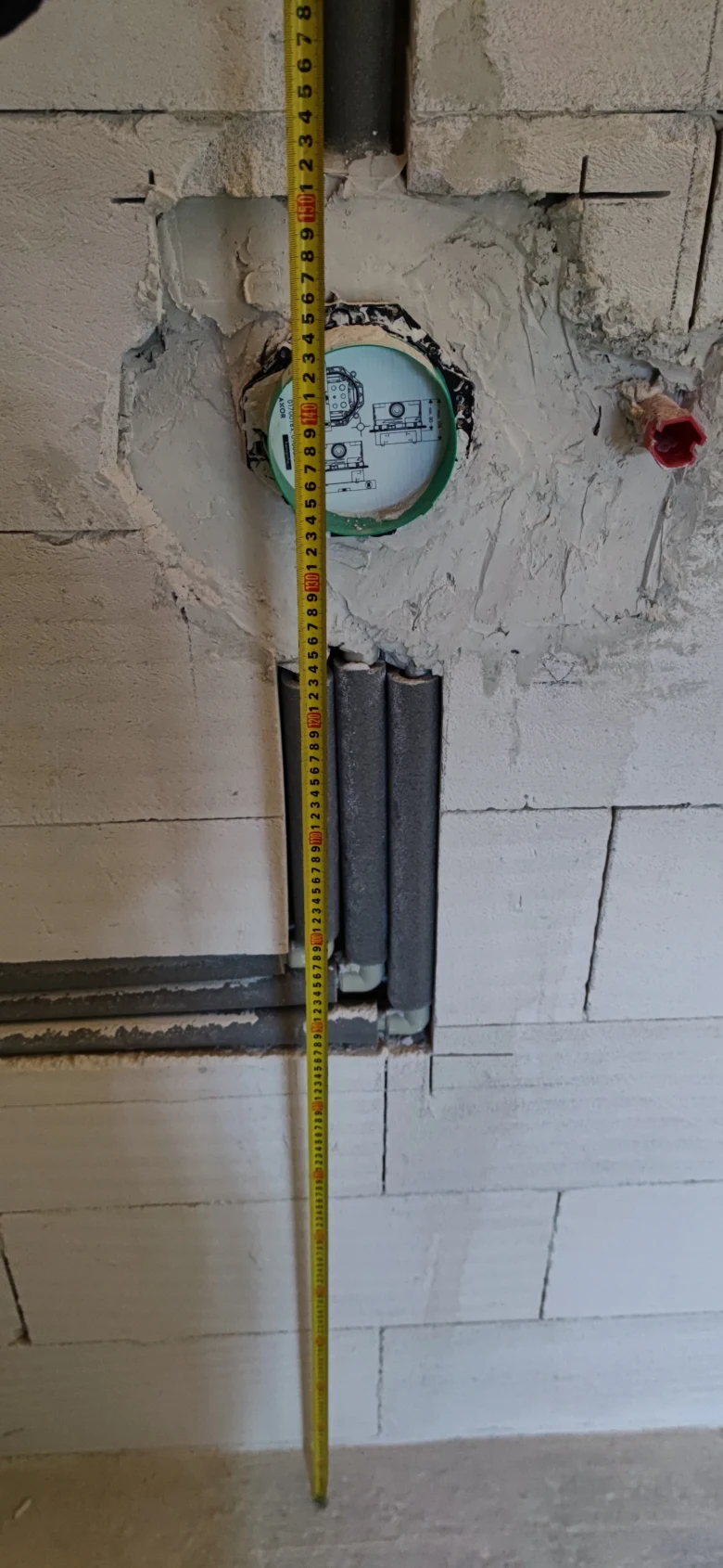 Měření rozvodu topení v zdivu během instalace