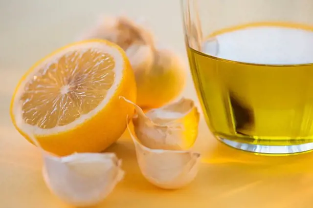 Citron, česnek a olej pro čištění cév