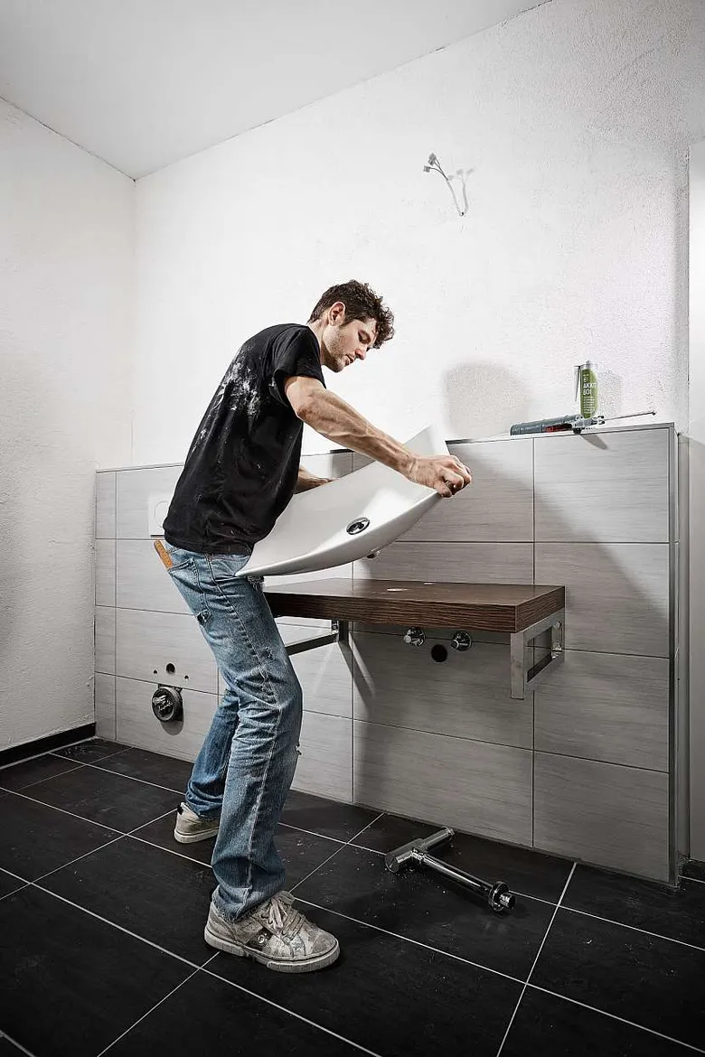 Montáž umyvadla na dřevěnou desku