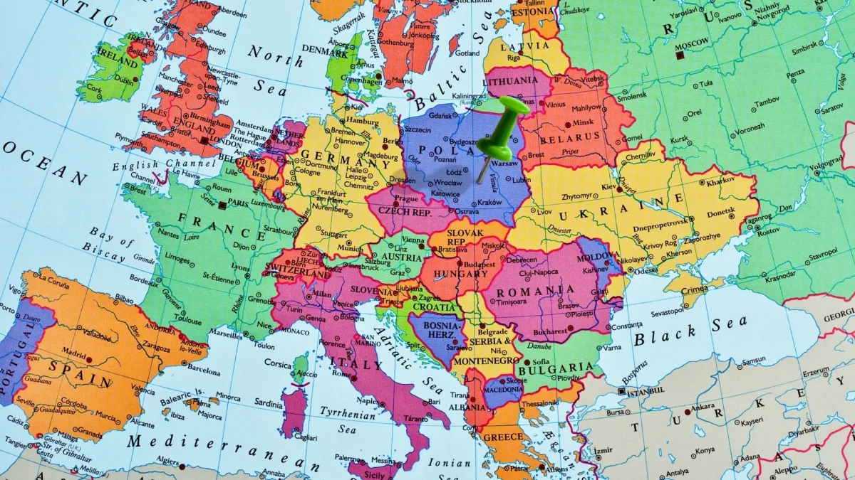 Mapa Evropy s jehlou na Polsku pro článek o valašském nářečí.